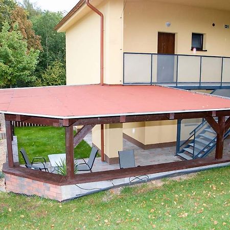 Apartmany Nad Parkem Broumov Exterior photo