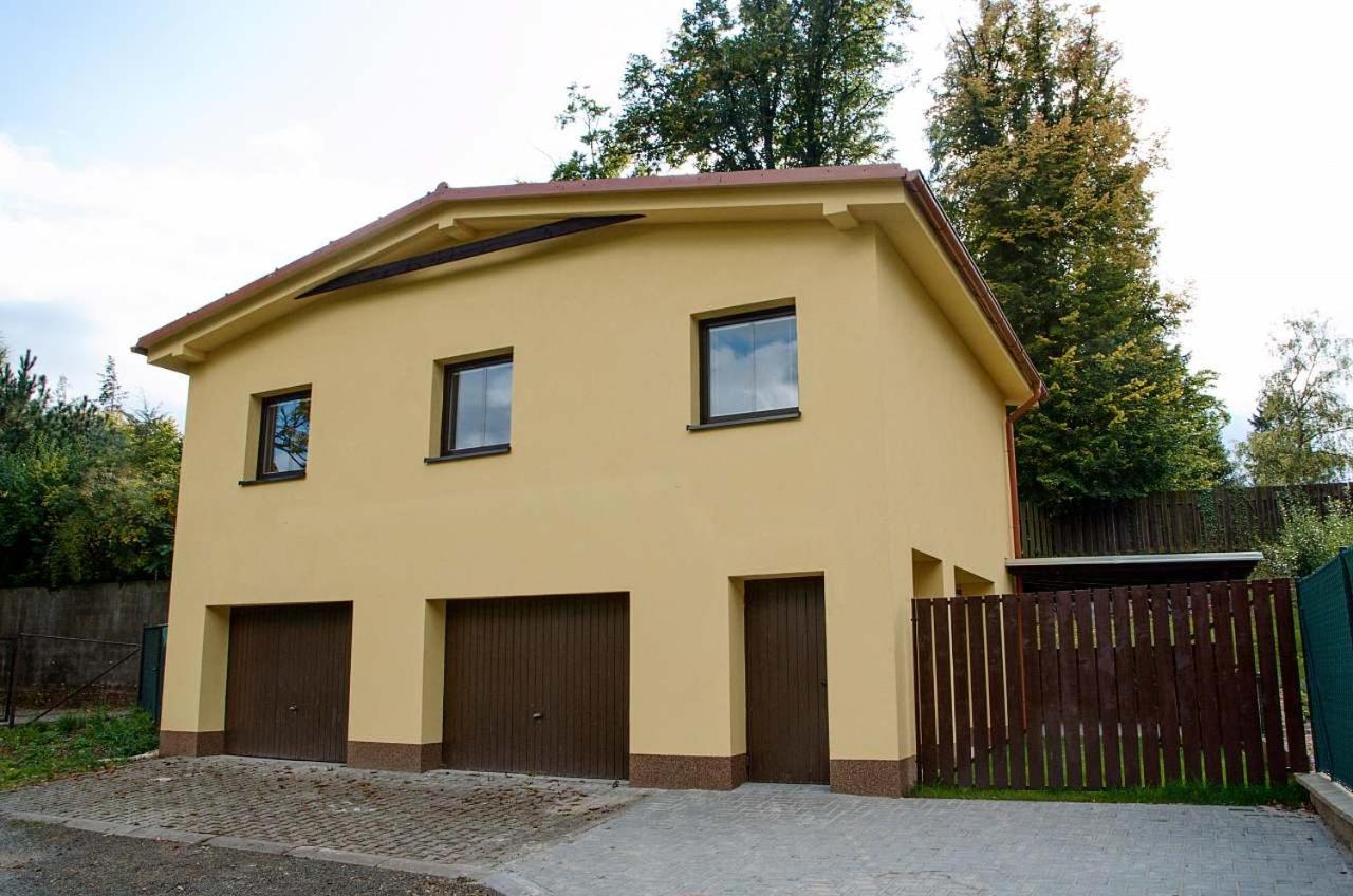 Apartmany Nad Parkem Broumov Exterior photo